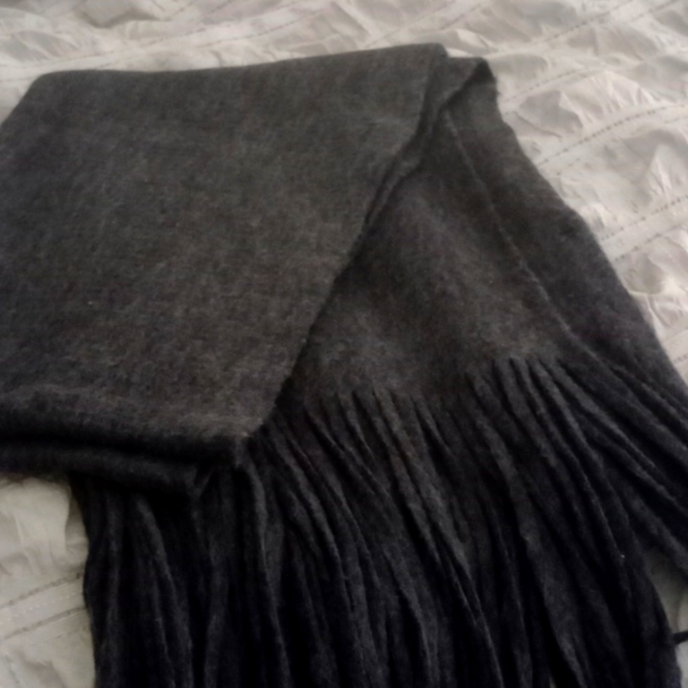 Fringe winter scarf